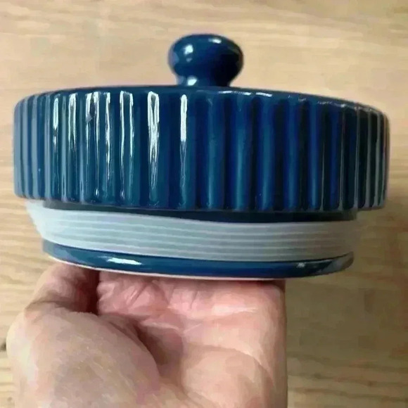 Christmas/Holiday Let It Snow Stoneware Canister Jar From SCM Home - Picture 5 of 8